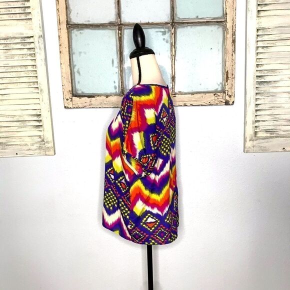 Fun & Funky Lightweight Blouse by Forever 21 - Picture 5 of 9